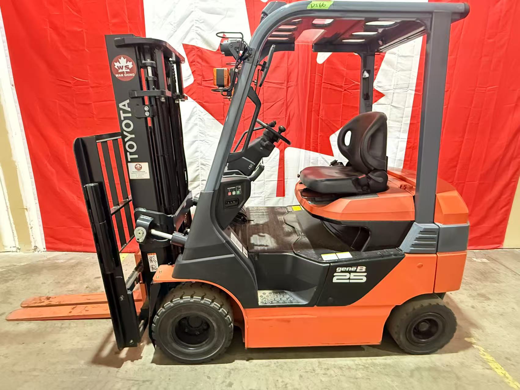 5500lbs Toyota Electric Forklift-D566